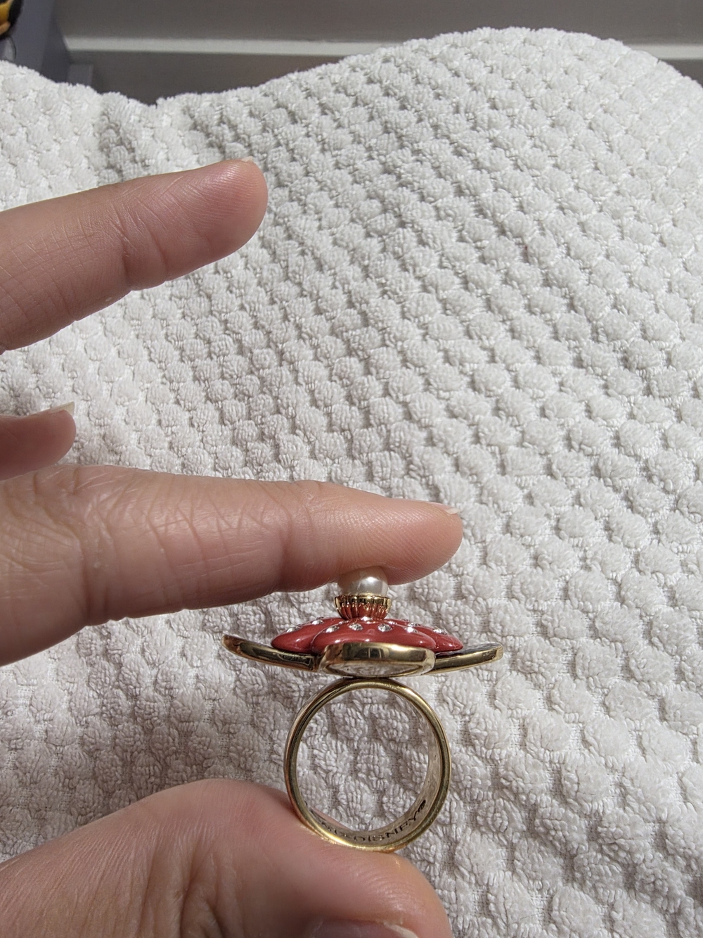 Limited Edition Mawi X Disney Couture Minnie Mouse Gold Red Black Bow Pearl Ring - Picture 2 of 6